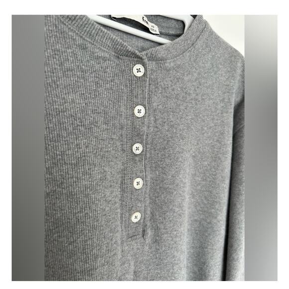 Aritzia Wilfred Free ribbed crop sweater, size XS, fits XS/S - Picture 3 of 8